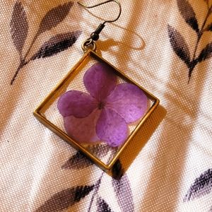 Pressed flower resin earrings